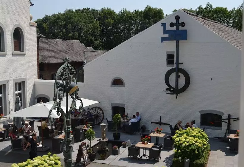 Отель Kasteel Doenrade