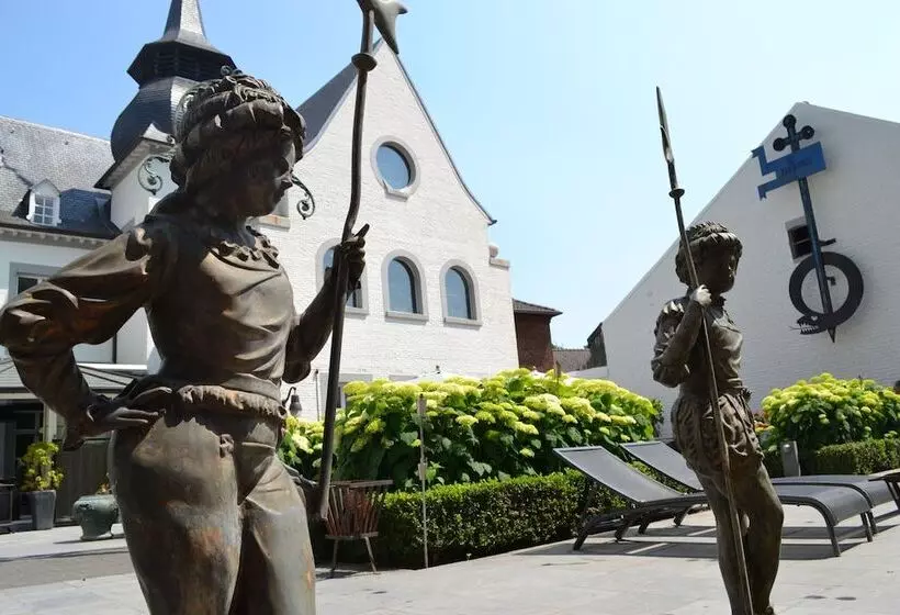 Отель Kasteel Doenrade