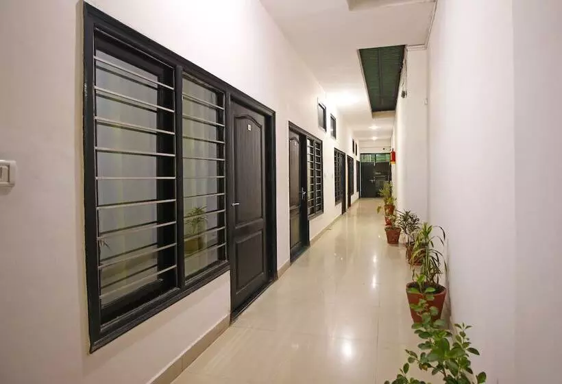 Hotel Treebo White Inn