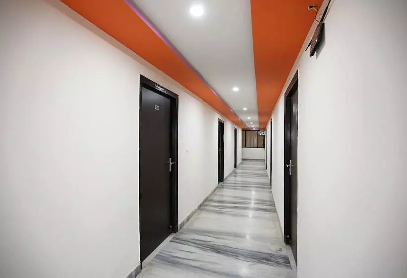 Hotel Treebo White Inn