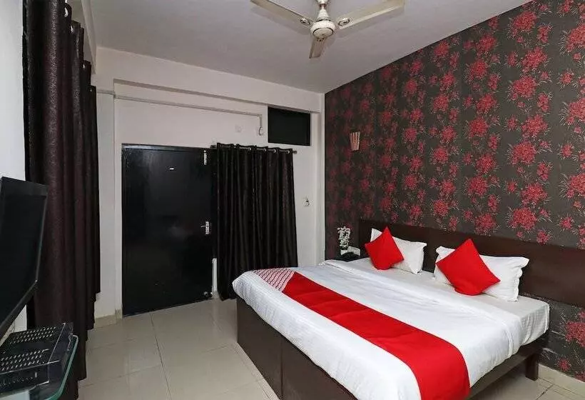 Hotel Treebo White Inn