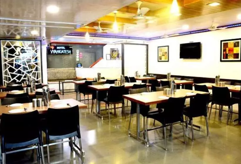 هتل Vyankatesh & Pure Veg Restaurant