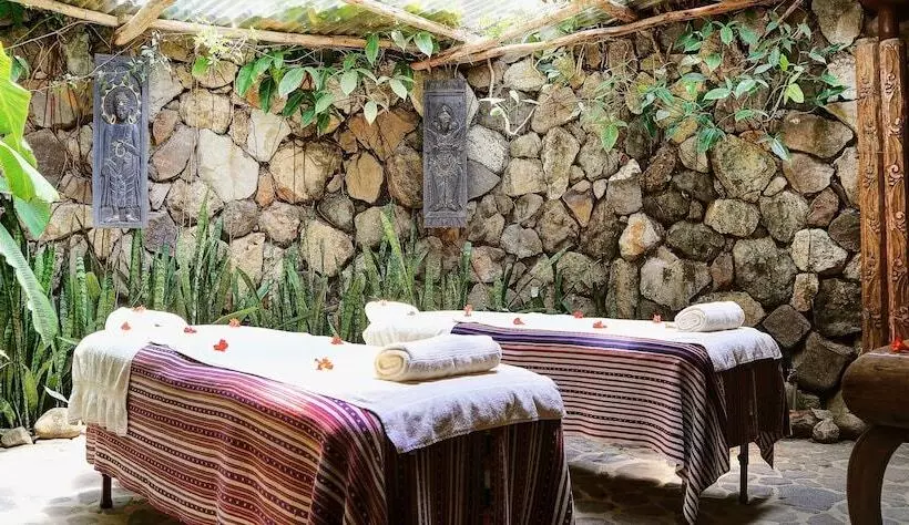 Laguna Lodge Eco Resort & Nature Reserve