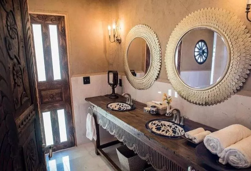 Laguna Lodge Eco Resort & Nature Reserve