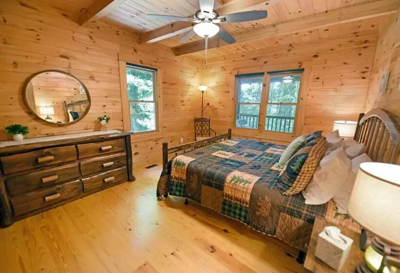 Private, Nature, Jetted Tub, Fire Pit, Easy Access. Great Family Vacation Property!