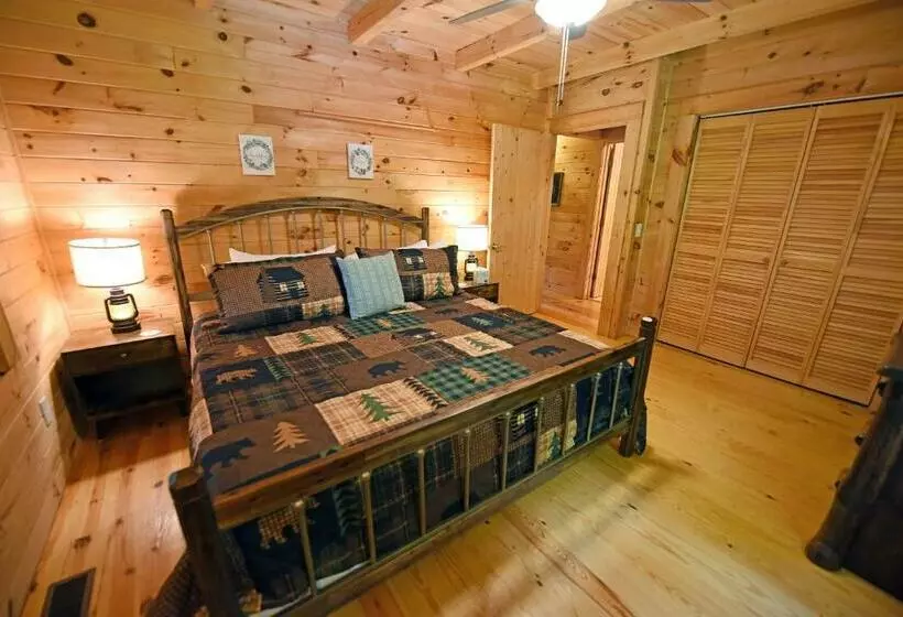 Private, Nature, Jetted Tub, Fire Pit, Easy Access. Great Family Vacation Property!