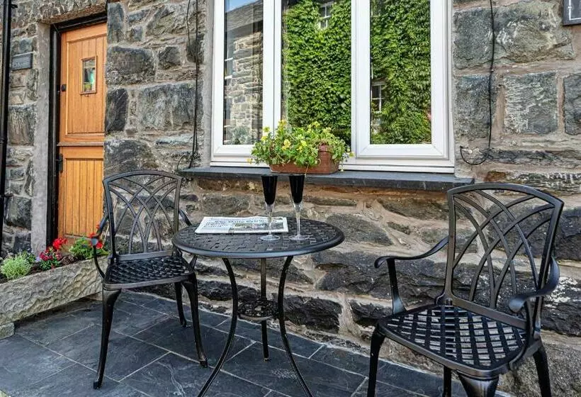 Henllys Cottage