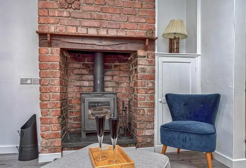Henllys Cottage