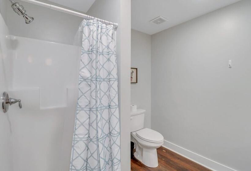 The Post Suite   Above Bull & Barrel Close To Gsu