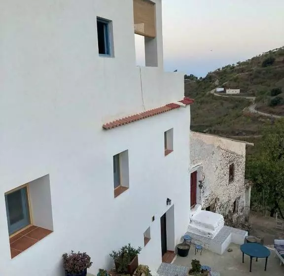 Casa Amigos Sorvilan   La Almendra