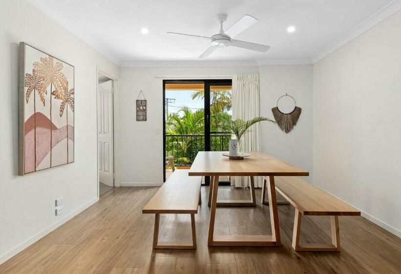 Corona St Secluded Sunshine Beach Duplex With Private Pool