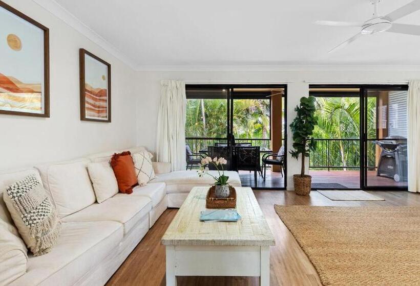 Corona St Secluded Sunshine Beach Duplex With Private Pool