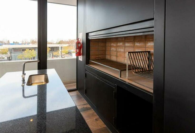 Departamento Amplio Con Vista A La Montaña