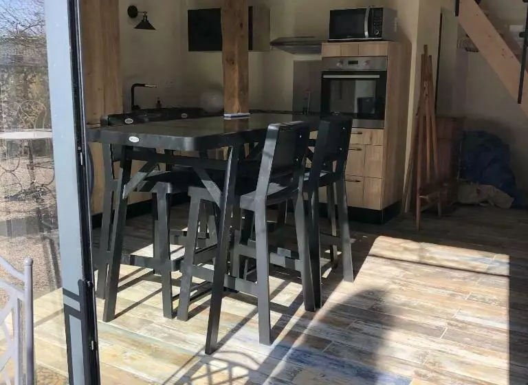 La Grange De La Maison Des Chats