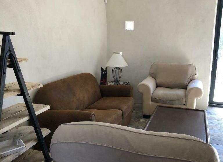 La Grange De La Maison Des Chats