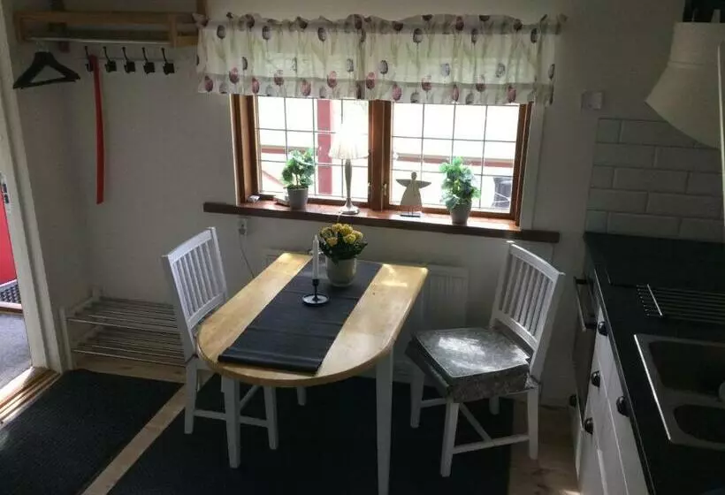 Mysigt Boende I Rättvik Med Utsikt över Siljan