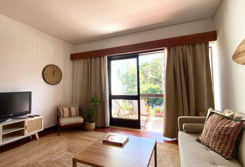 Estoril Sunny Apartment