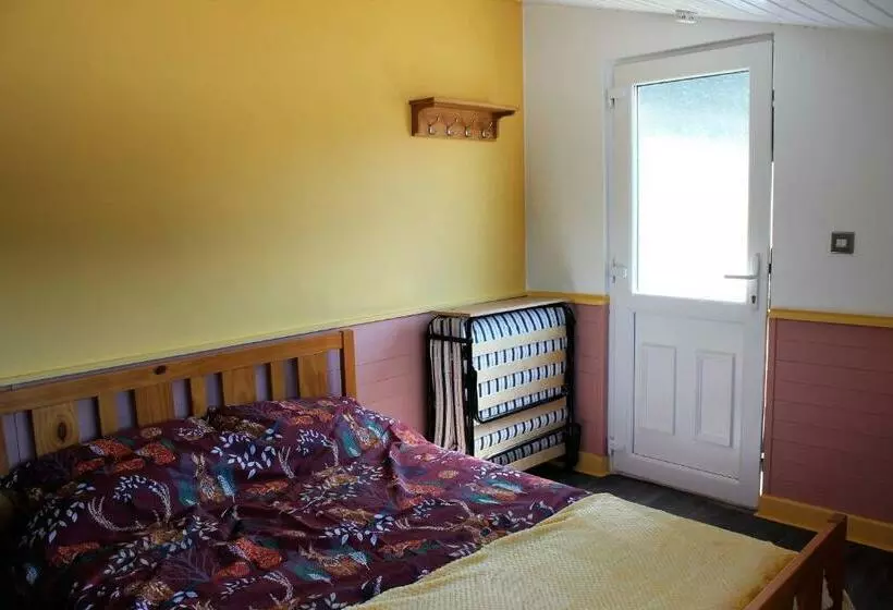 Poplar Lodge, Dee Valley Stays   Cosy Microlodge With Detached Private Shower & Wc