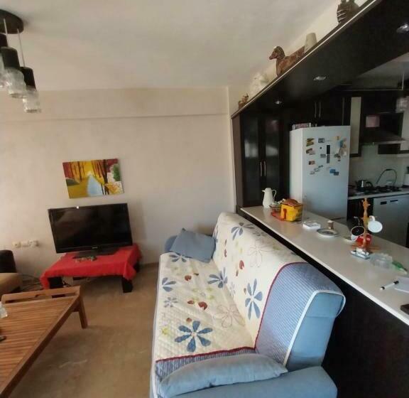 Site Icinde Yüzme Havuzu Olan Manzaralı Villa