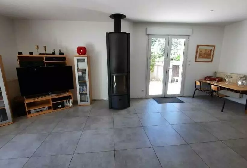 Villa 6 Min Toulouse 130 M2 6 Personnes Jardin 1000m2 Arbres Terrasses