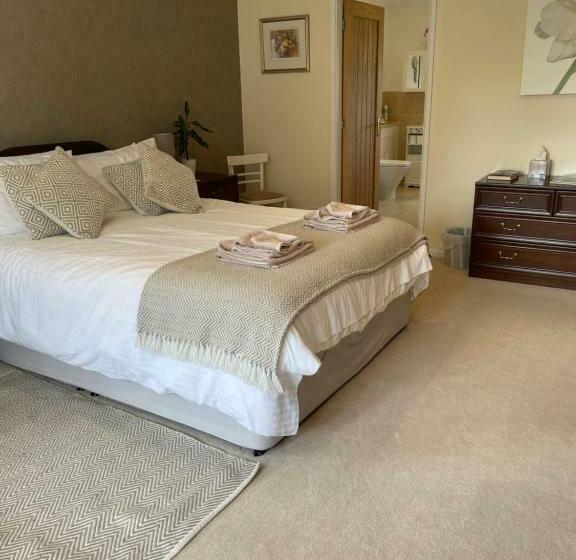 Cotswolds Luxury House In Central Bourton Large Sleeps 2 11. Pet Friendly