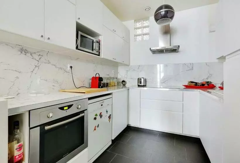 Lovely 2 Bedroom In The Heart Of Paris