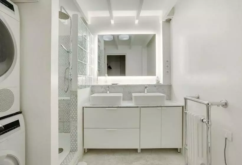 Lovely 2 Bedroom In The Heart Of Paris