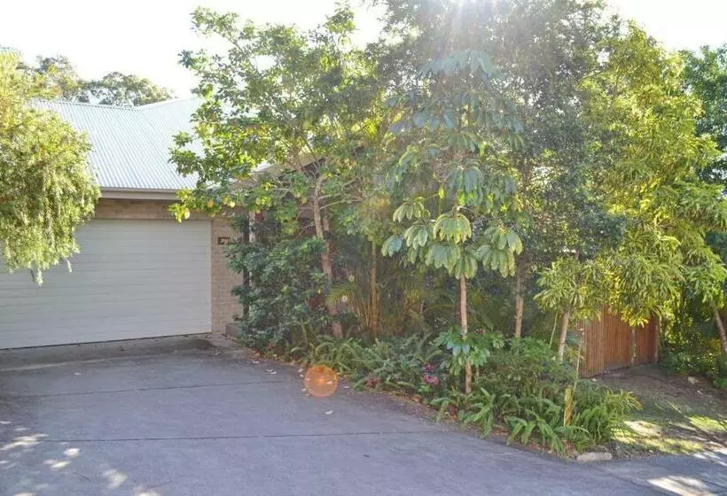 Amaroo   Bring Your Own Linen