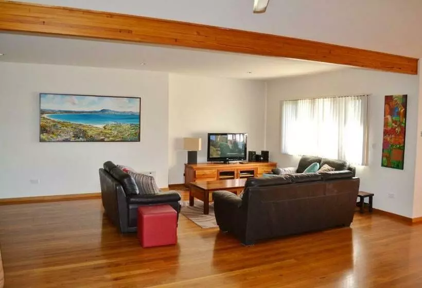 Amaroo   Bring Your Own Linen