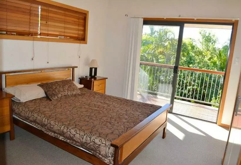 Amaroo   Bring Your Own Linen