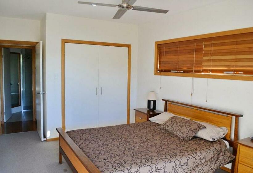 Amaroo   Bring Your Own Linen