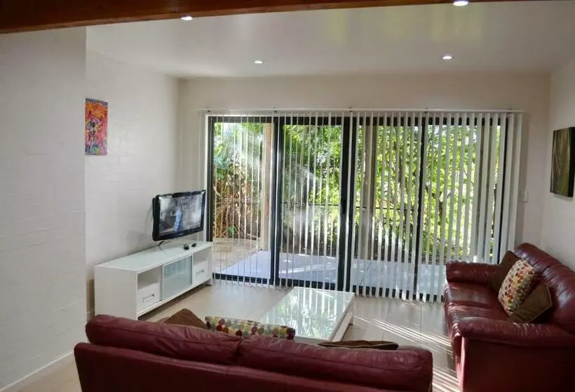 Amaroo   Bring Your Own Linen