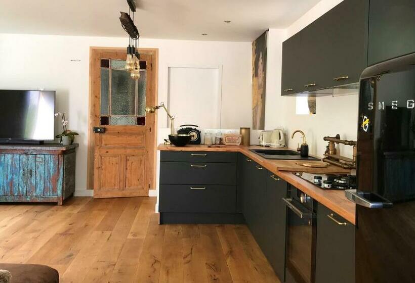 Cottage Douillet Dans Son écrin De Verdure