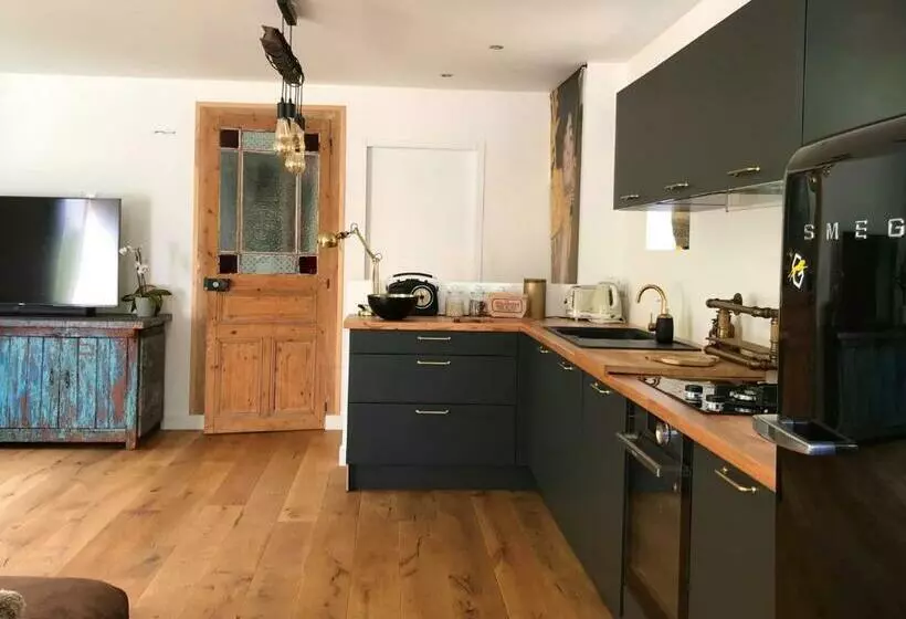 Cottage Douillet Dans Son écrin De Verdure