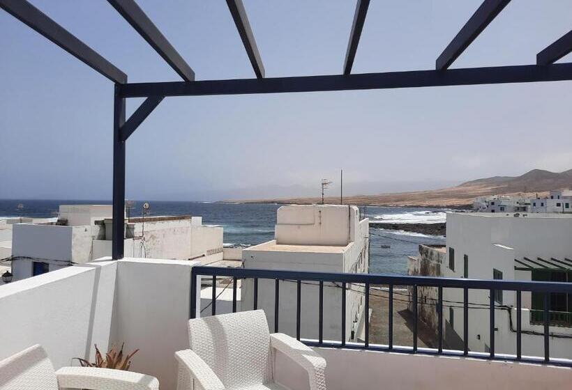 Gran Terraza Con Muy Bonitas Vistas