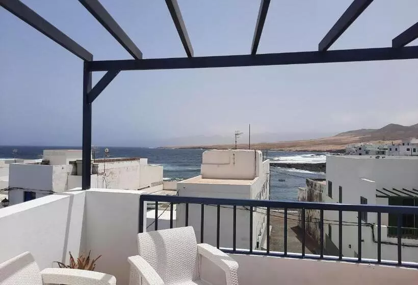 Gran Terraza Con Muy Bonitas Vistas