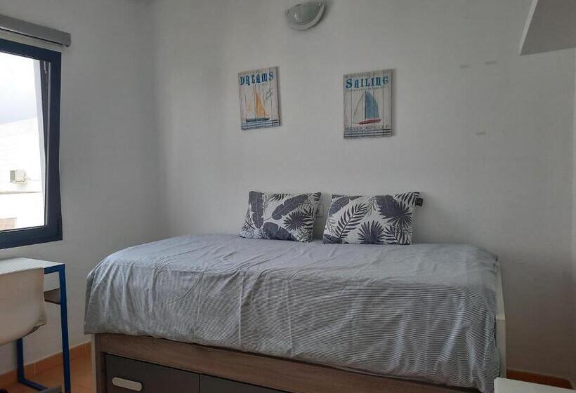 Gran Terraza Con Muy Bonitas Vistas