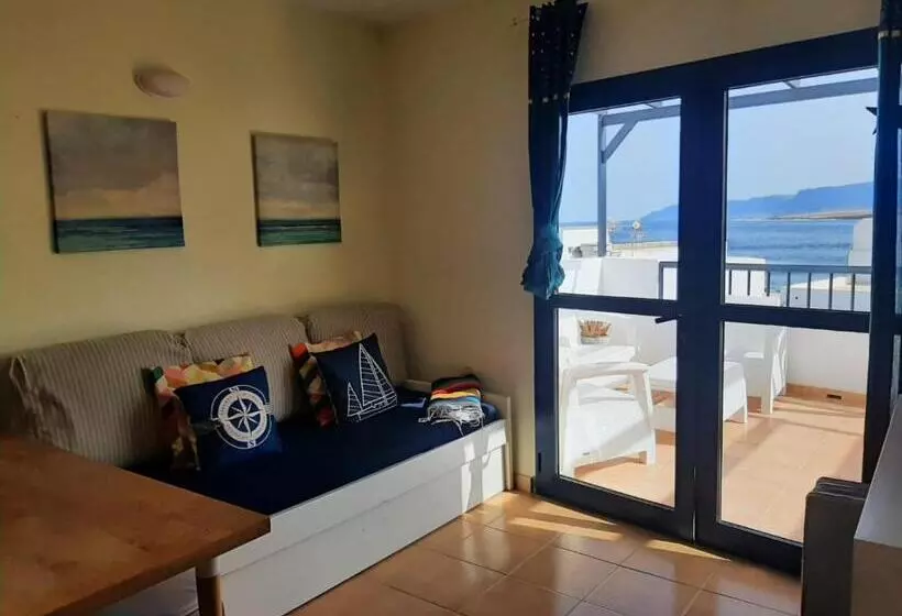 Gran Terraza Con Muy Bonitas Vistas