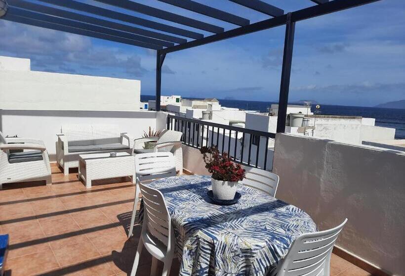 Gran Terraza Con Muy Bonitas Vistas