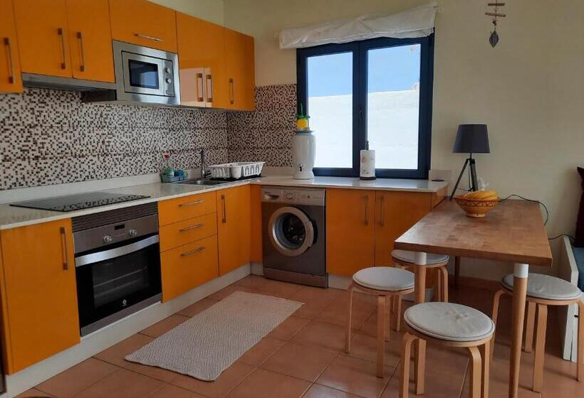 Gran Terraza Con Muy Bonitas Vistas