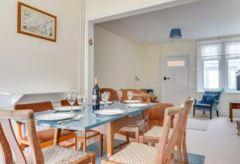 Cookies Coastguard Cottage