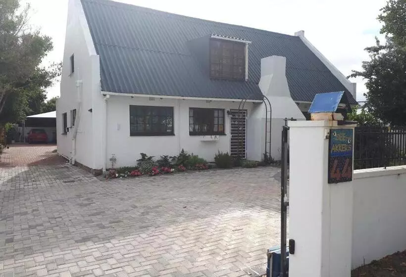See Akker Cottage