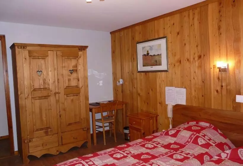 Otel Auberge Des Montauds