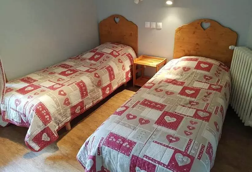 Otel Auberge Des Montauds