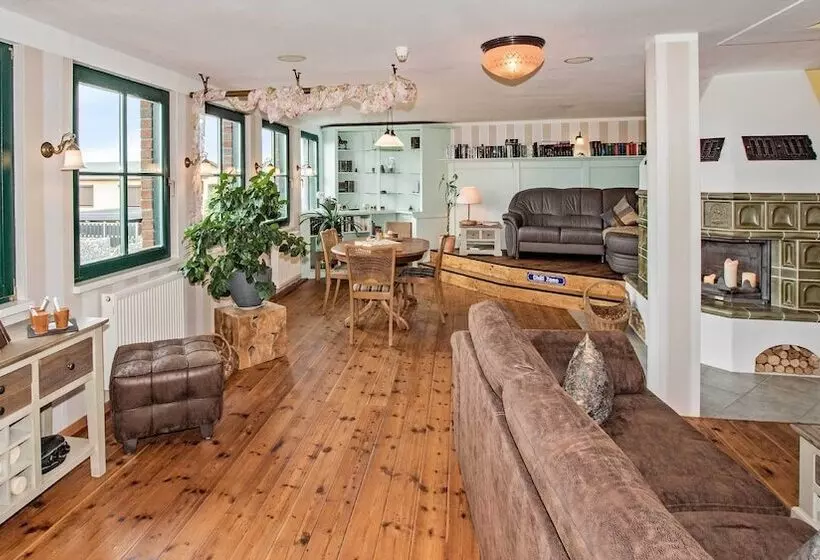 Отель Garni Nussbaumhof