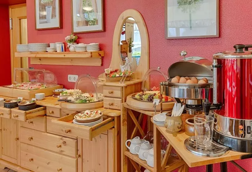 Отель Garni Nussbaumhof