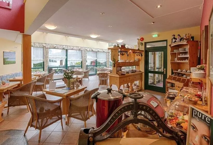 Отель Garni Nussbaumhof