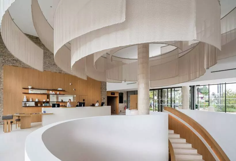 בית מלון כפרי Horizon Resort Massane & Spa