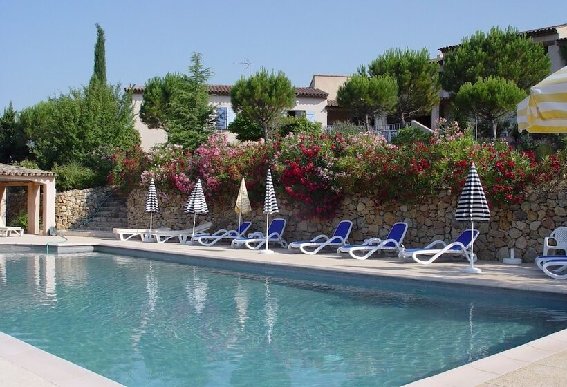 Отель Le Mas Des Collines