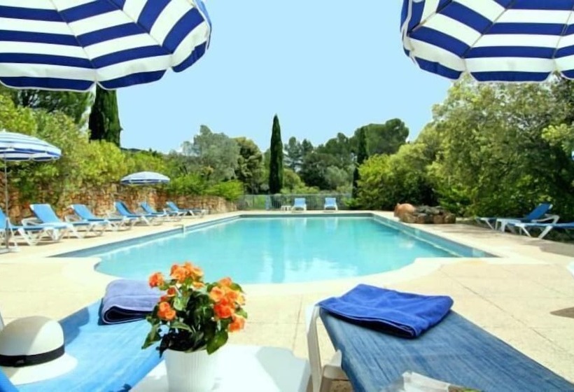 Отель Le Mas Des Collines